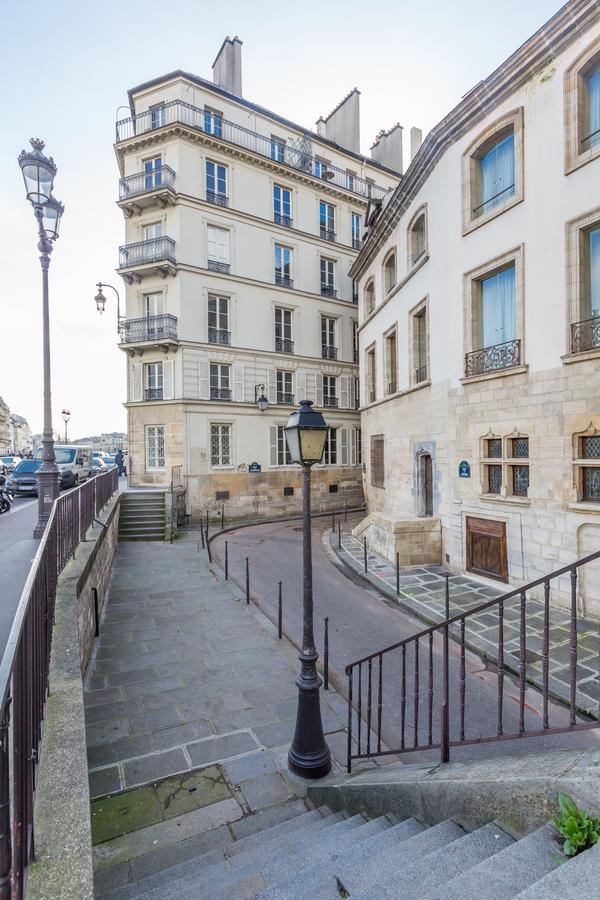 Veeve - Overlooking The Seine On Ile De La Cite Paris Exterior photo